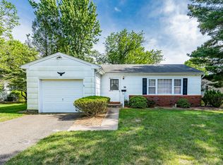 16 Hamilton Ct, Toms River, NJ