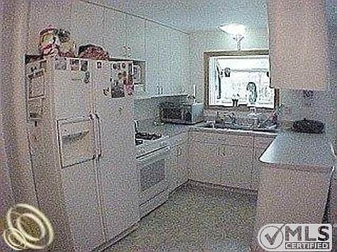 rambling kitchen.jpg