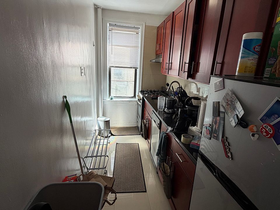 2nd image of 2840 34th St APT 3A