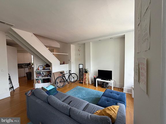 3rd image of 2114 Pine St APT 3F