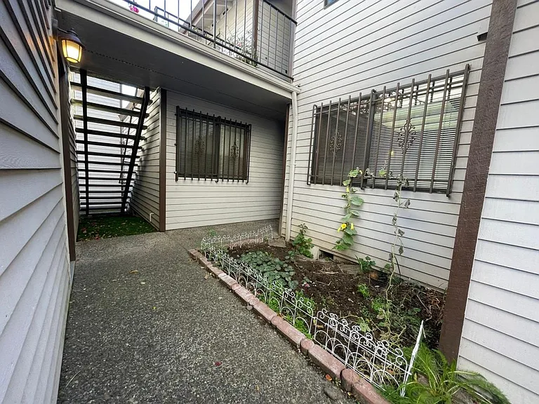12128 SE 104th Ct — Photo 4