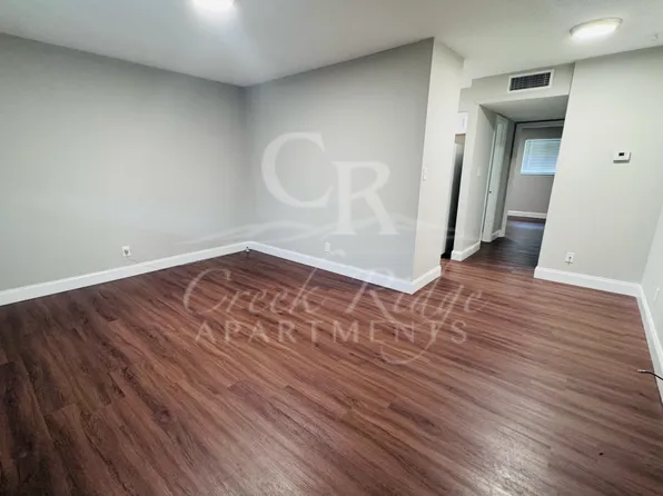 Creek Ridge Apartments