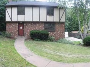 615 Magnus Ln, Coraopolis, PA 15108