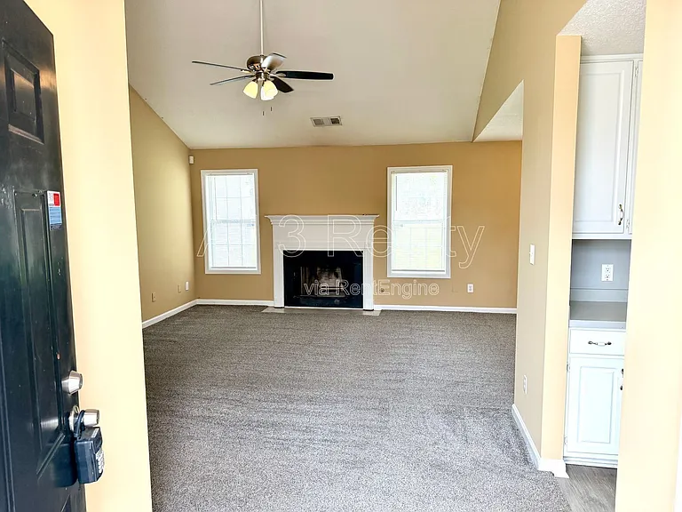 545 Plantation Cv — Photo 2