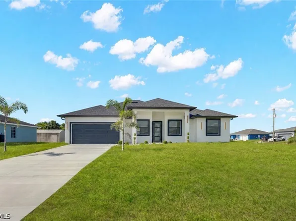 8030 Sherwood Cir, Labelle, FL 33935