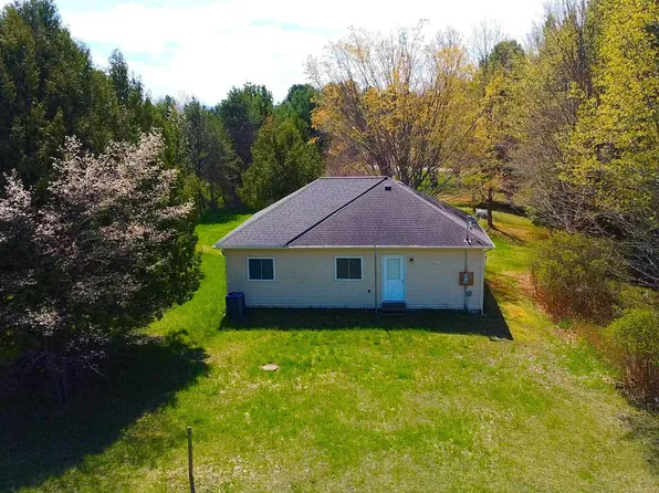 12850 Miller Rd, Rapid City, MI 49676