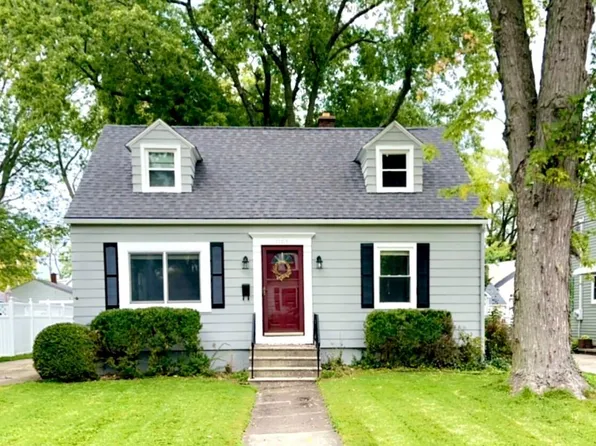 1105 Kingsley Ave, Saint Joseph, MI 49085