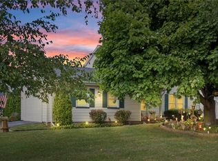 36 Rolling Meadow Dr N, Hilton, NY 14468
