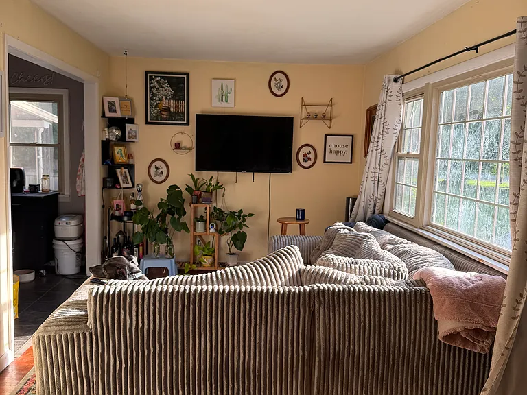 5156 Lester St — Photo 5