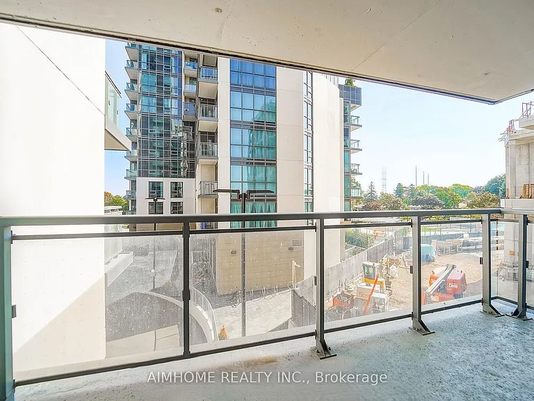 20 Meadowglen Pl #226 — Photo 19
