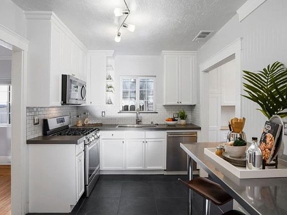 5th image of 650 Park Ct