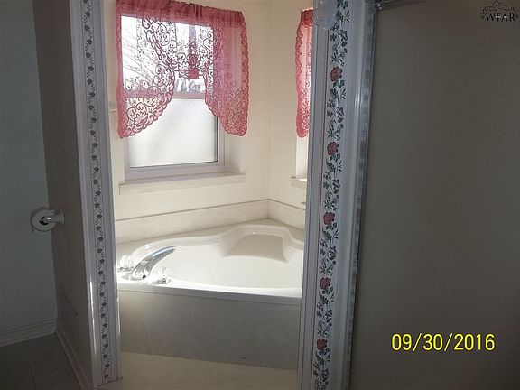 5th image of 1318 Parliament St