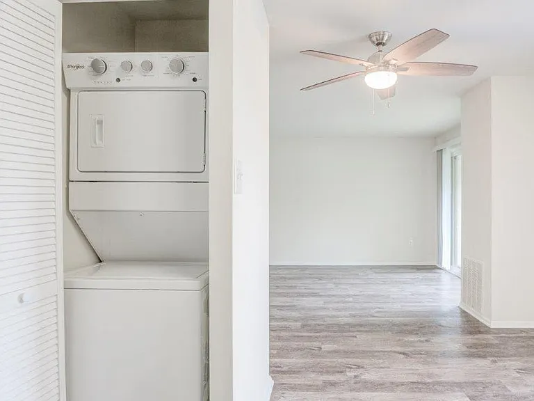 Willowbrook Apartment Homes — Photo 5