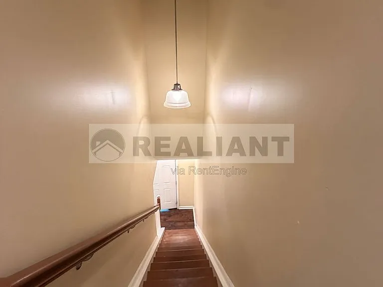 438 Kenton St — Photo 9