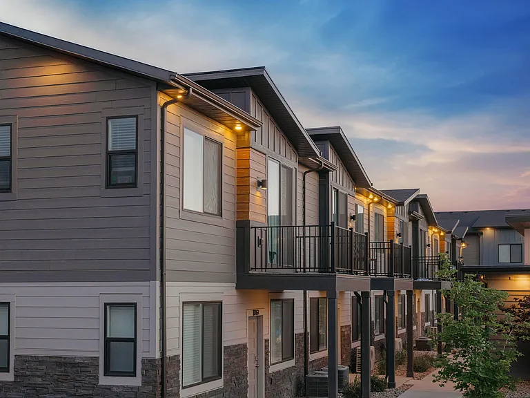 H2O Townhomes — Photo 20