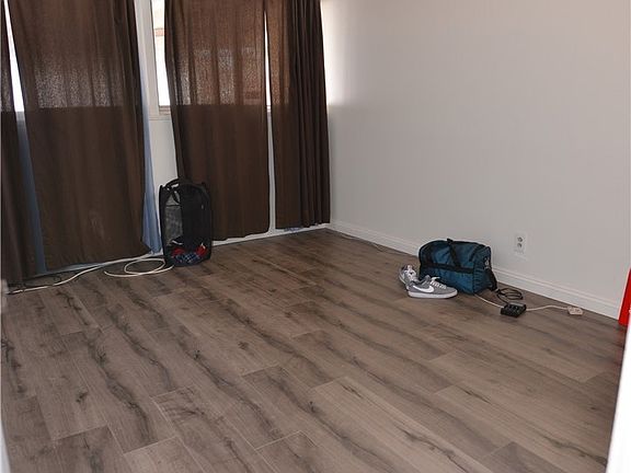 4th image of 2509 E Santa Fe Ave