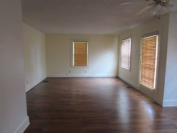 3rd image of 370 N 5th St