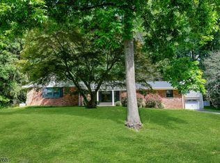 29 Dogwood Dr, Chester Twp., NJ 07930