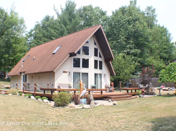 1911 N Ogemaw Trl, West Branch, MI 48661