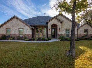 1387 County Road 1111, Decatur, TX 76234