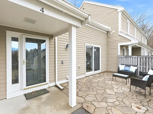 4 Drummer Boy Way Unit 4, Lexington, MA 02420