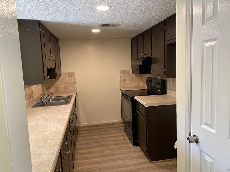 5511 Saint James St — Photo 3