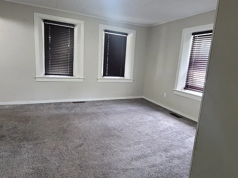 373 N Adams St — Photo 8