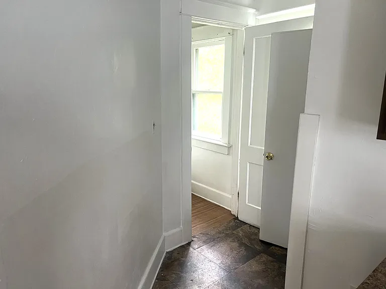 516 E 22nd St #2 — Photo 9