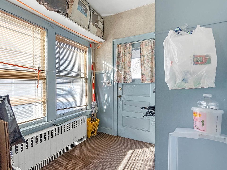 1st image of 532 E Chicago St Floor 1