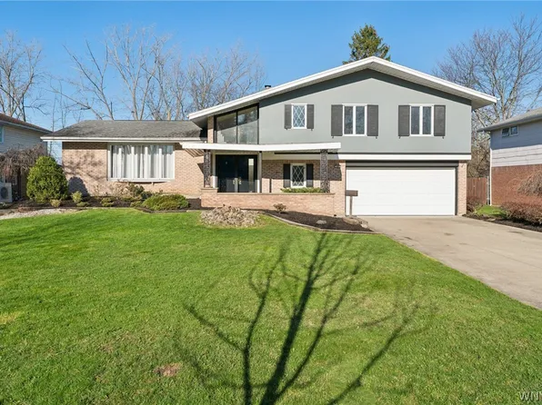 40 Tristan Ln, Buffalo, NY 14221