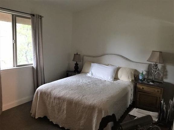 4th image of 13003 Lincoln Way