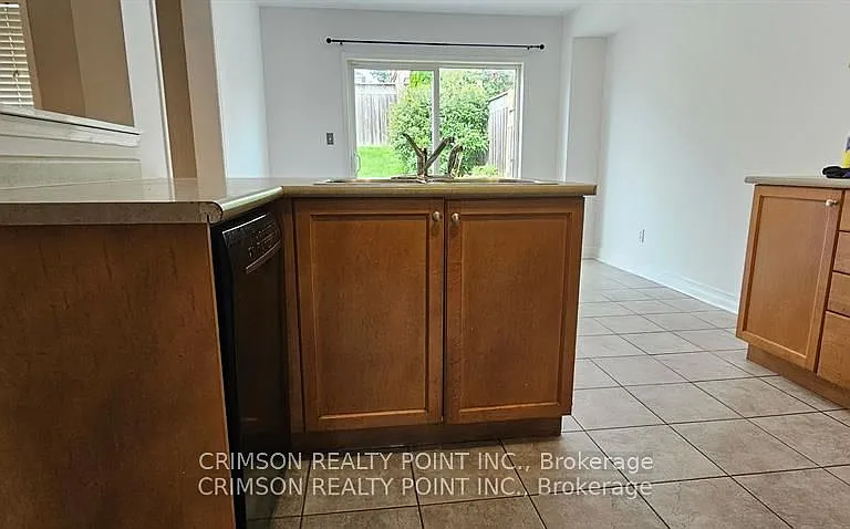 1299 Ashgrove Cres — Photo 15