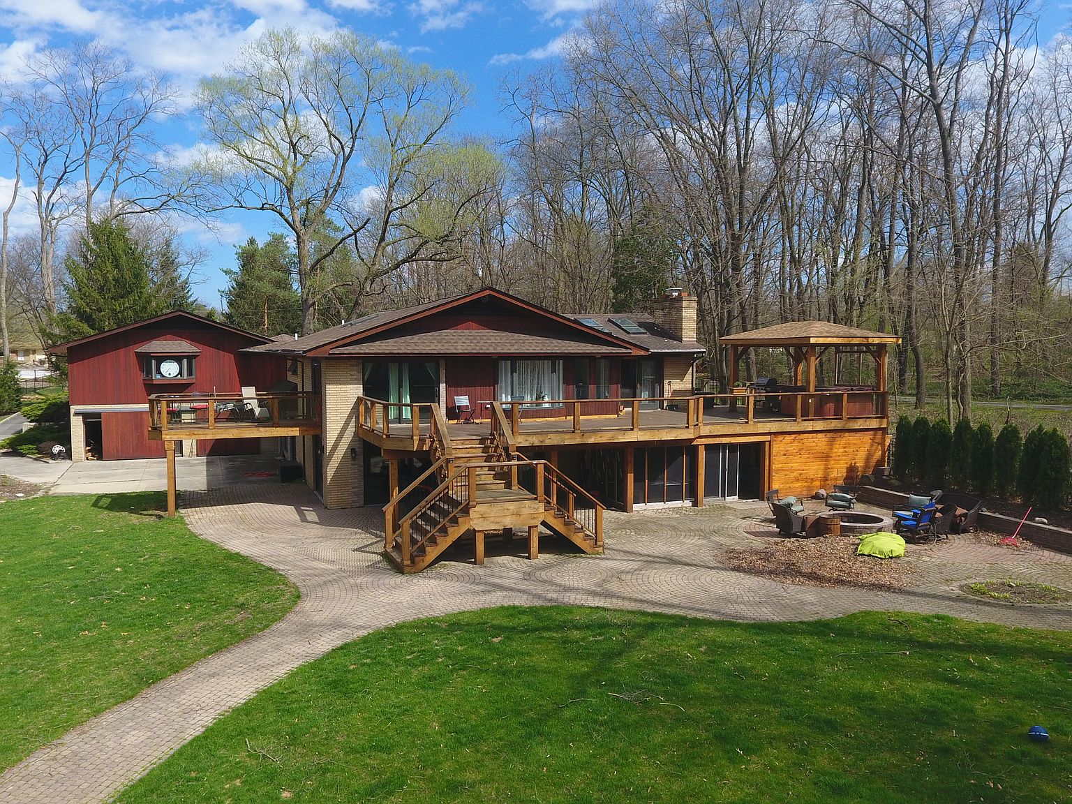 3611 Clintonville Rd, Waterford, MI 48329 Zillow