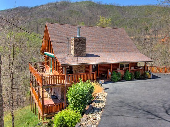 1011 Pine Top Ln Gatlinburg Tn 37738 Mls 1149247 Zillow