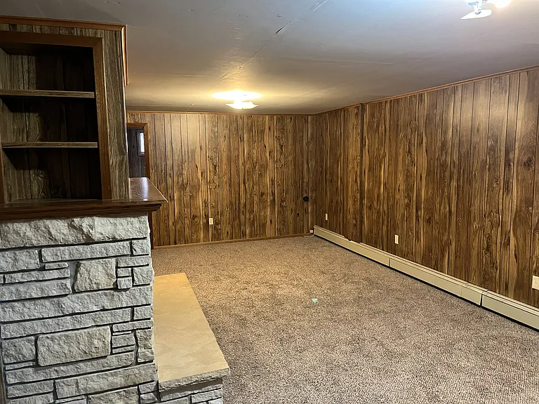 120 Railroad St — Photo 20