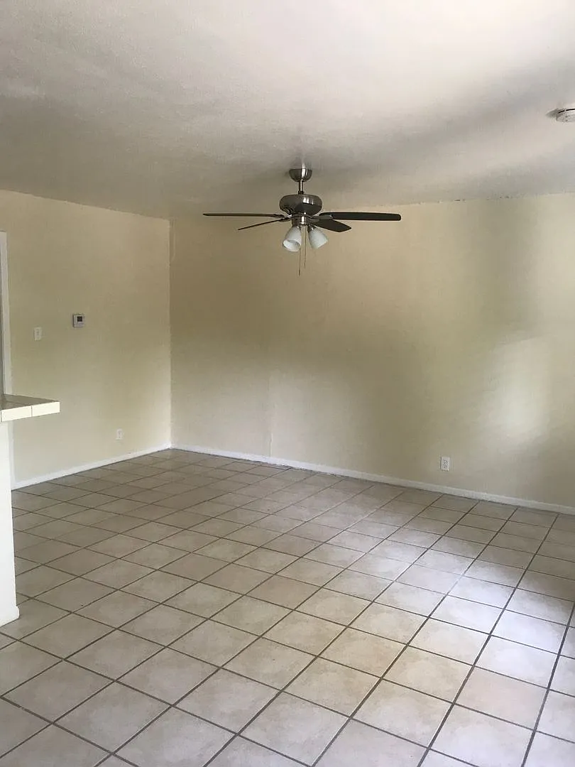 In the Heart of Grapevine 1 Bedroom 1 Bath — Photo 4