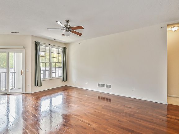 3rd image of 301 Scio Village Ct Unit 255