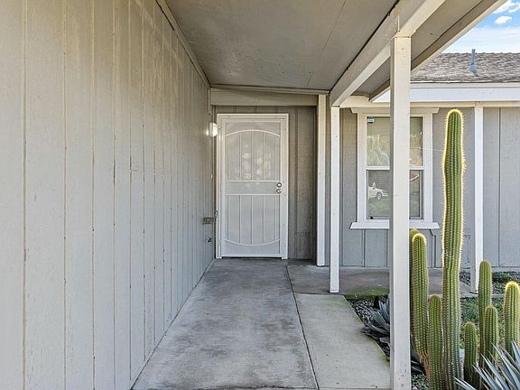 4th image of 5615 W Laura Court