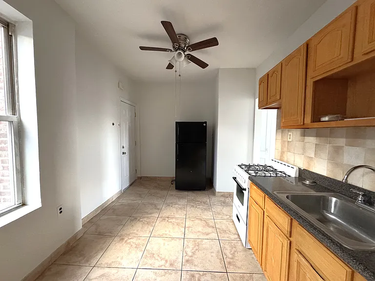 2027 Stillwell Ave #3F — Photo 11
