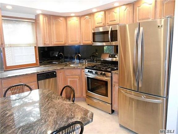 5th image of 329 Foch Blvd