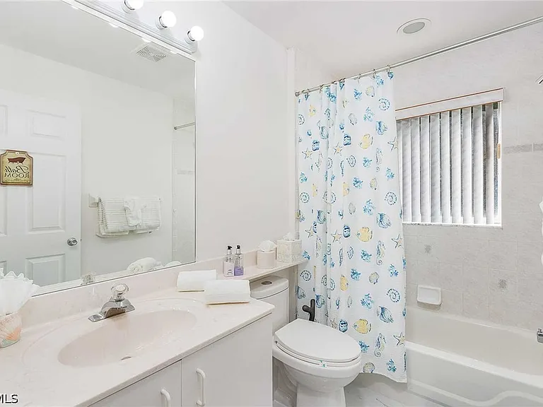 2308 SE 27th St — Photo 12