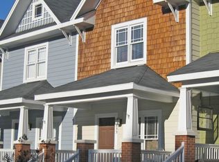 1033 Mica Lamp Ct, Apex, NC 27502