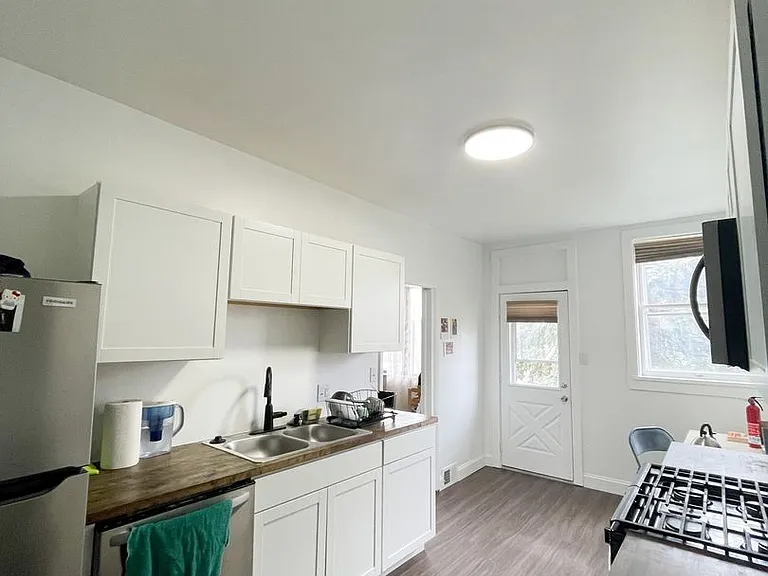 1526 Fernleaf St — Photo 8