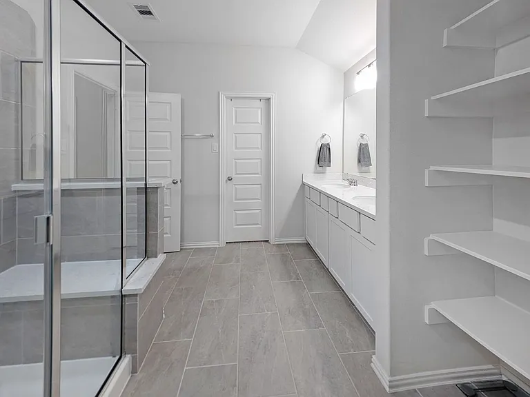 27939 Western Creek Ct — Photo 16
