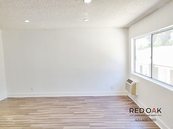 2nd image of 1939 Argyle Ave APT 27