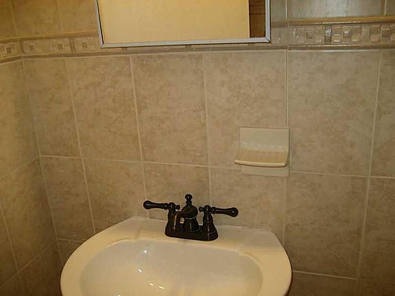 5th image of 1020 SW 5th St APT 3