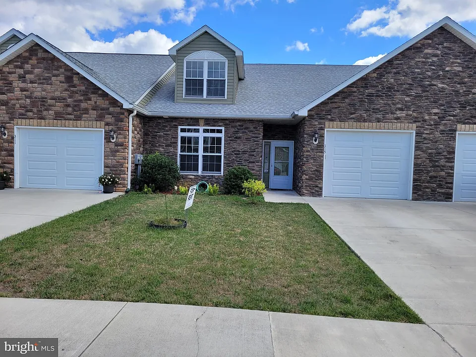315 Baltusrol Dr