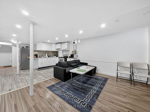 3rd image of 41 Nightstar Rd #Basement