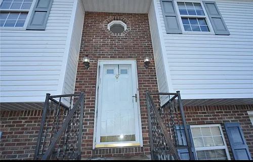 111 Phyllis Dr Photo 1