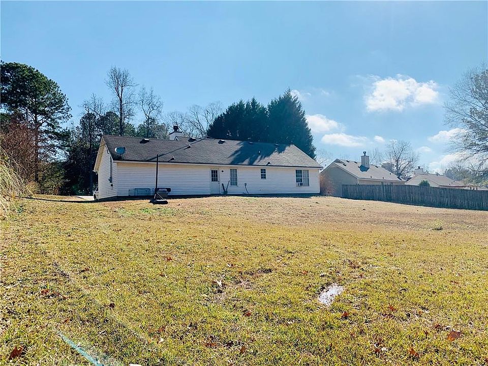 1st image of 124 Lake Forest Dr
